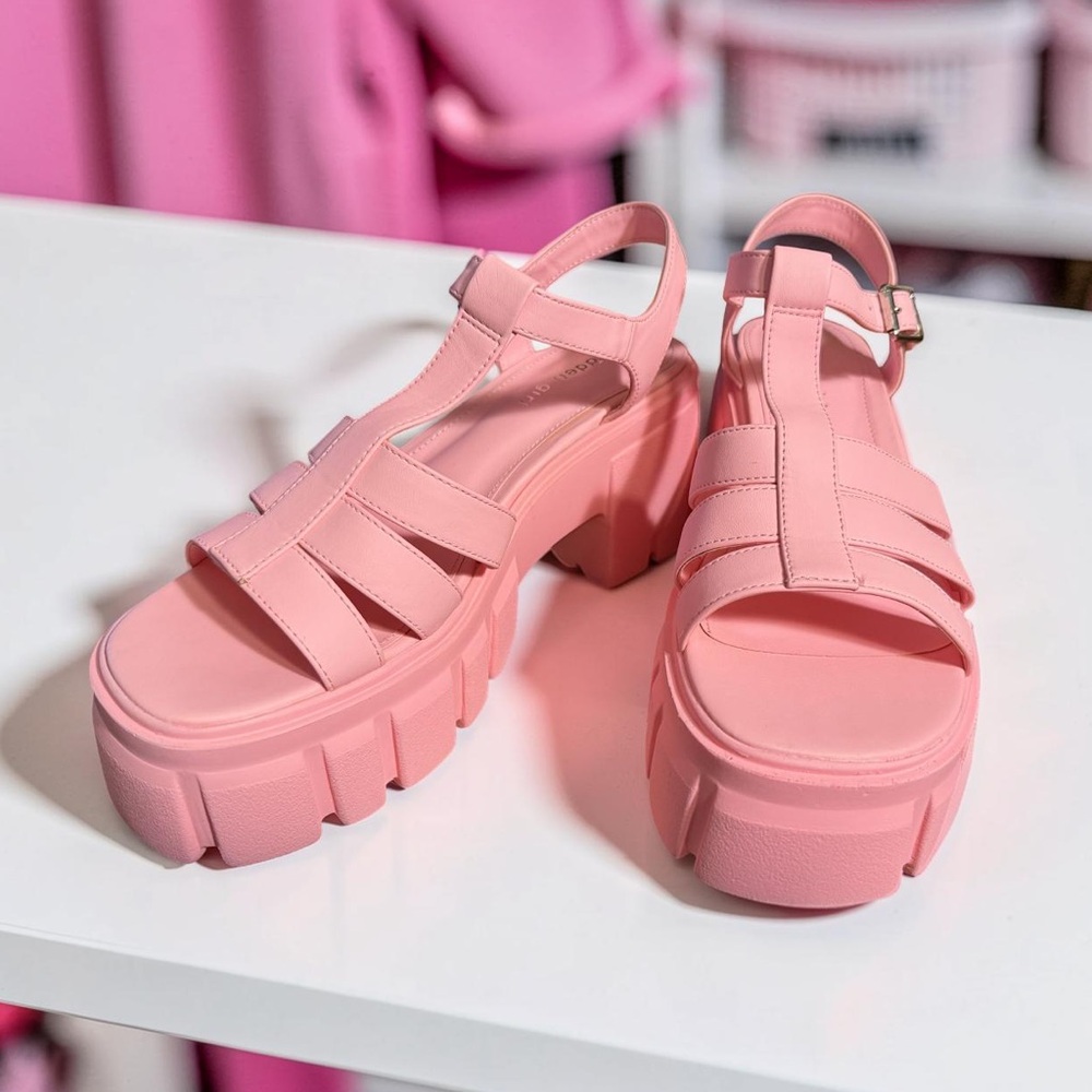 Madden Girl NWT Sz 10M Pink Chunky Platform Strappy Sandals (SH307)